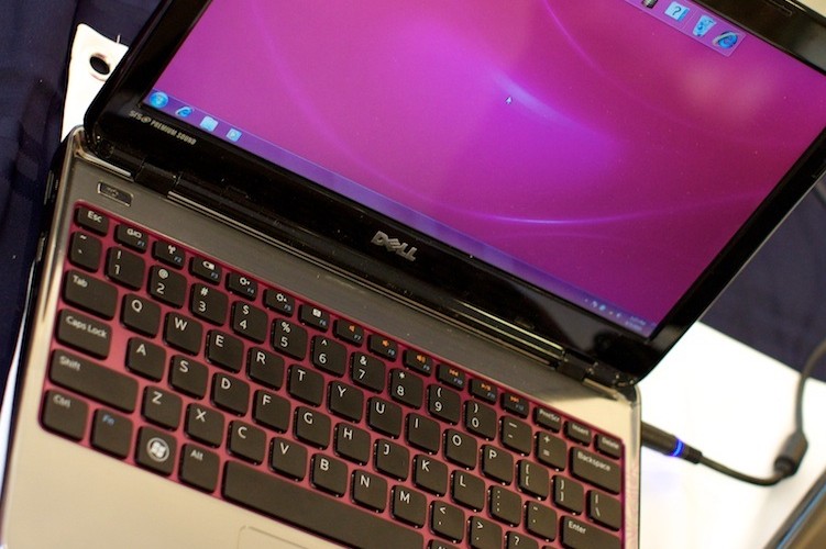 Review OtterBox Laptop Case Goes Swimming