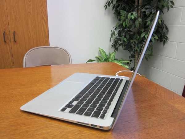 MacBook Air 13.3-inch Review: Excellent Mix of Form and Function