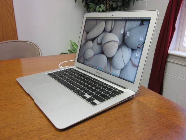 Apple Macbook Air 13 inch 2010-10 -  External Reviews