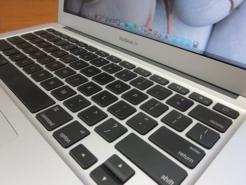 MacBook Air 13.3-inch Review: Excellent Mix of Form and Function