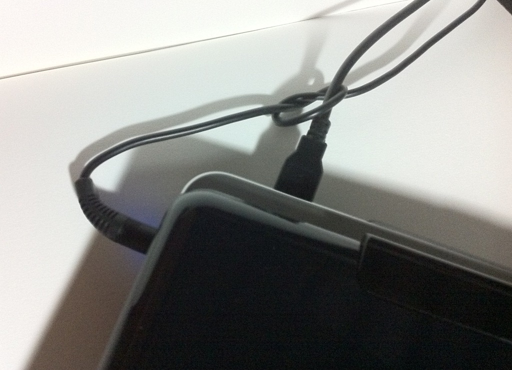 Micro Usb Cable Keeps Falling Out at Jason Lott blog
