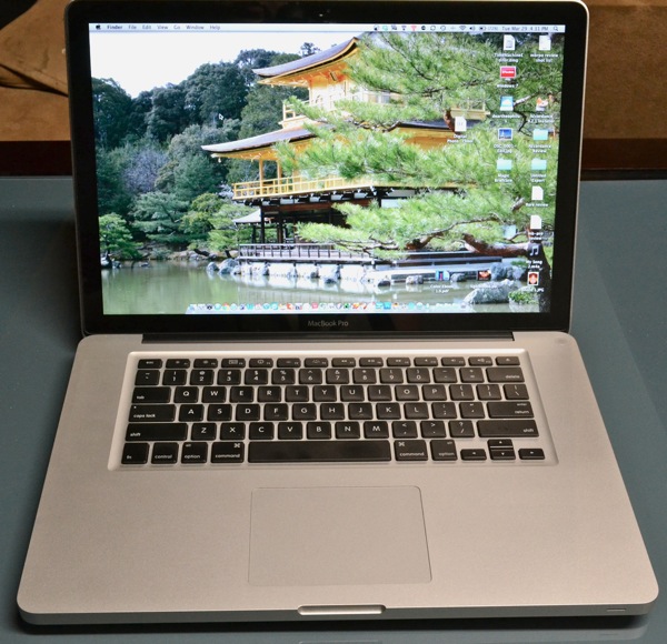 MacBook 15.4" is Fast! (review)