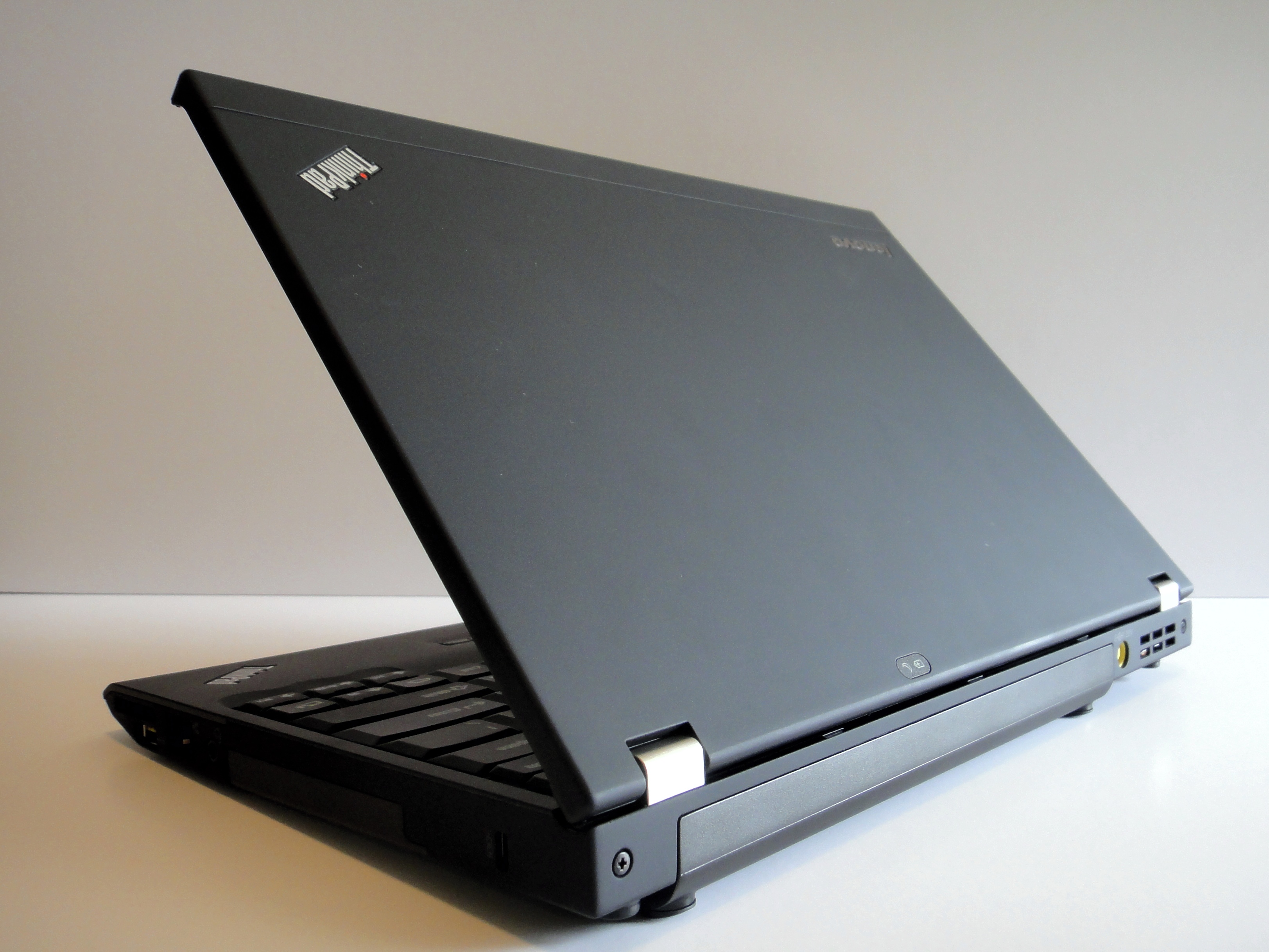 Lenovo ThinkPad X220 Hands Details, Specs Video