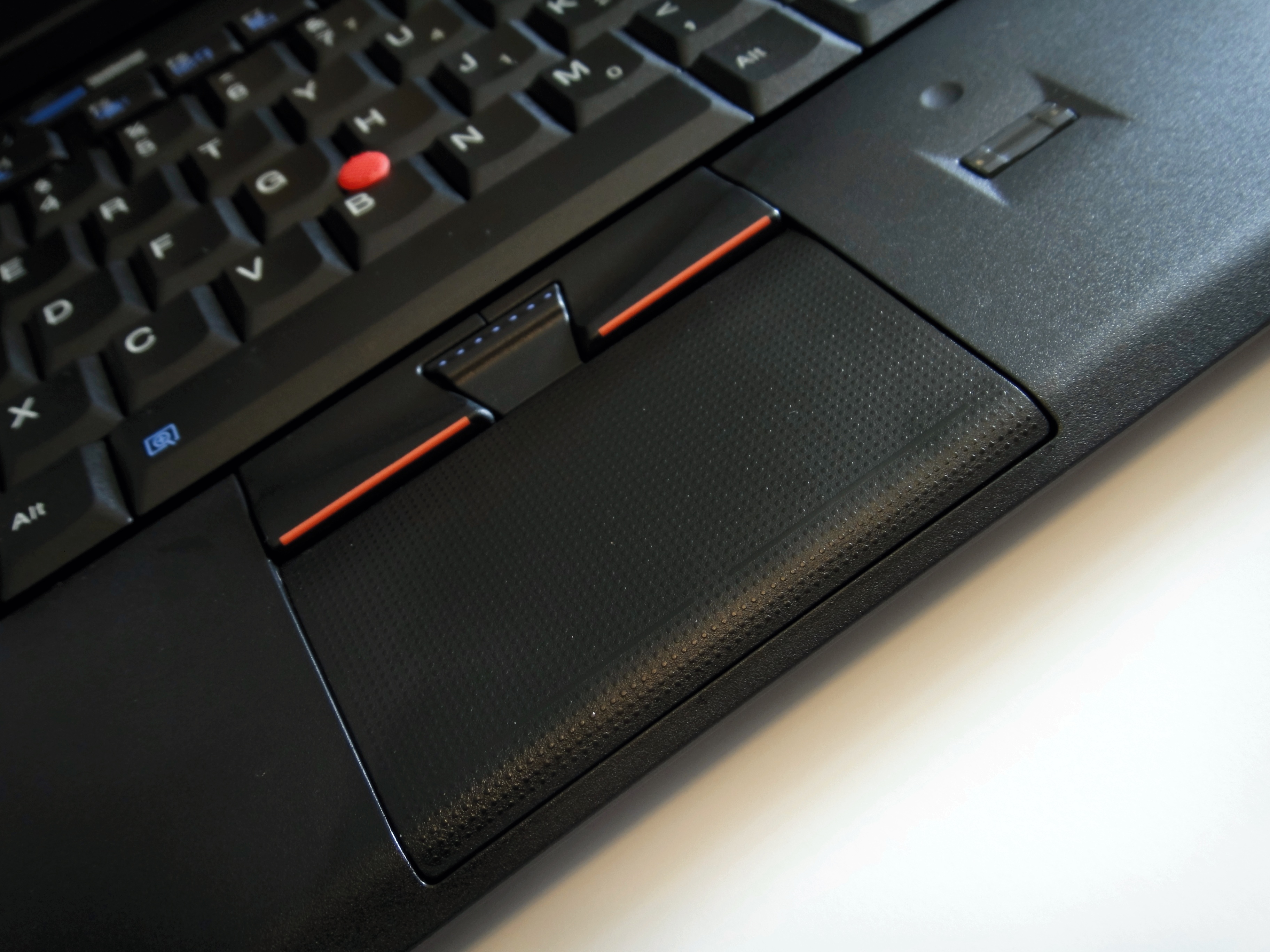 Lenovo ThinkPad X220 Hands On, Details, Specs And Video