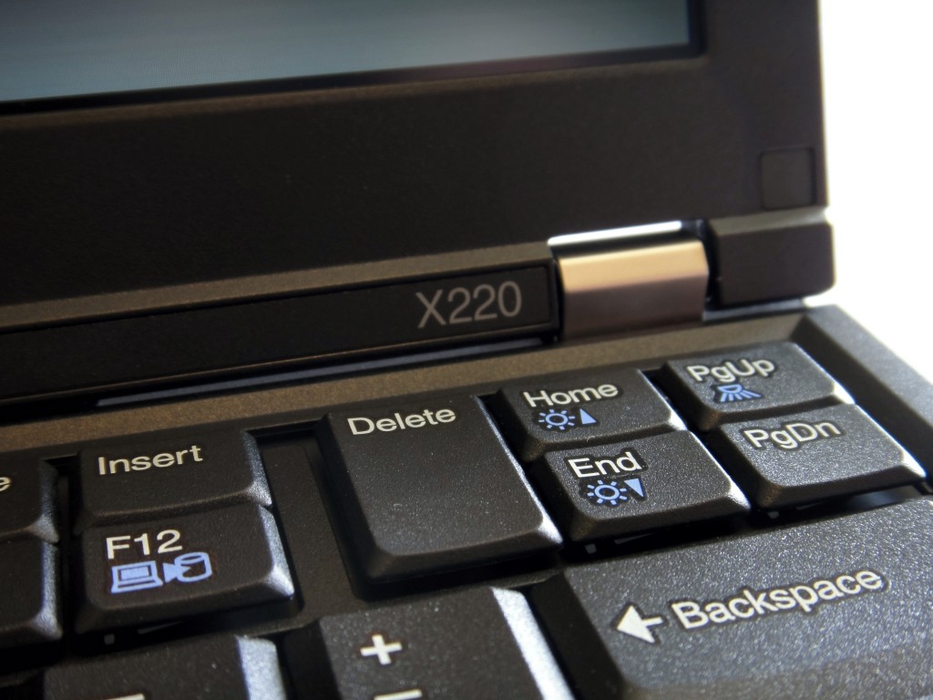 Lenovo ThinkPad X220 Hands On, Details, Specs And Video