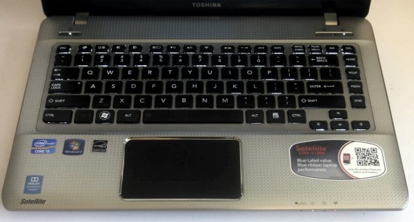 Toshiba Satellite E305 Review - Keyboard