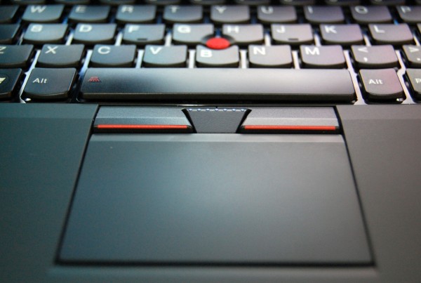 ThinkPad Edge E220s Review - ClickPad and Pounterstick