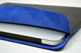 Lusso Cartella MacBook Air Sleeve Review - open with MBA