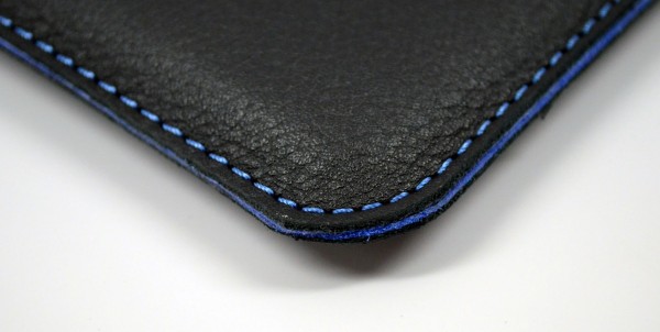 Lusso Cartella MacBook Air Sleeve Review - stitching