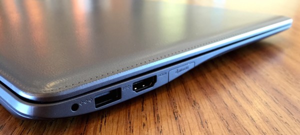 Samsung Chromebook 2 left side