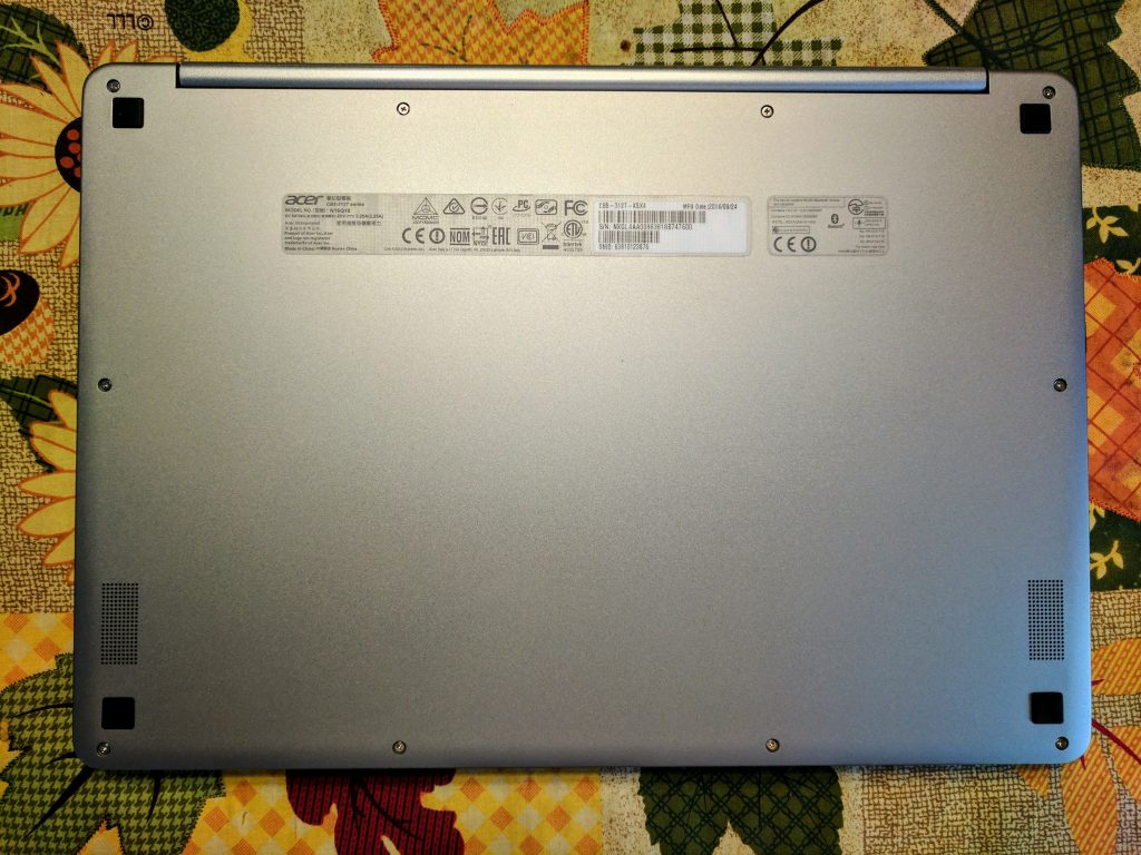 acer-chromebook-r13-bottom